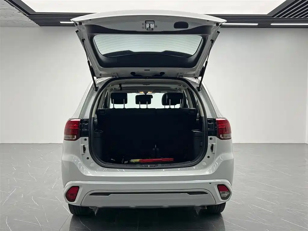 Outlander 2021 2.0L 2WD Changxiang Edition 5-Seater