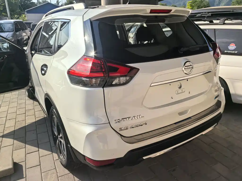 Nissan X-Trail 2017 2.5L CVT Luxury 4WD