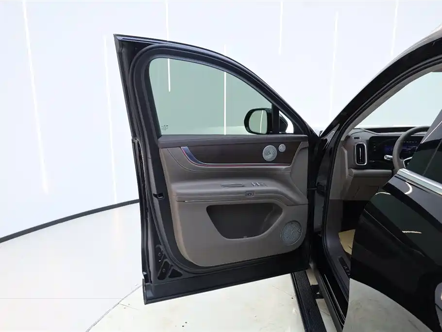AITO M9 2024 EREV Ultra Edition 42kWh 6-Seater