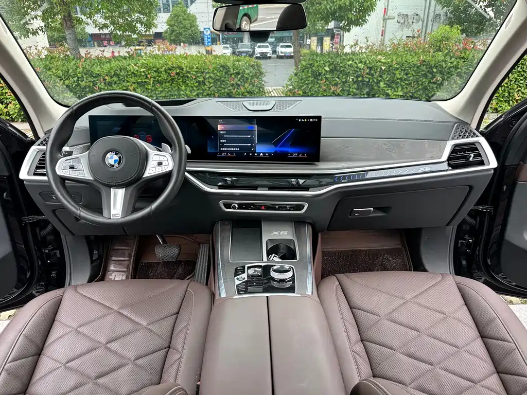 BMW X5 2025 xDrive 30Li Prestige Edition M Sport Night Package
