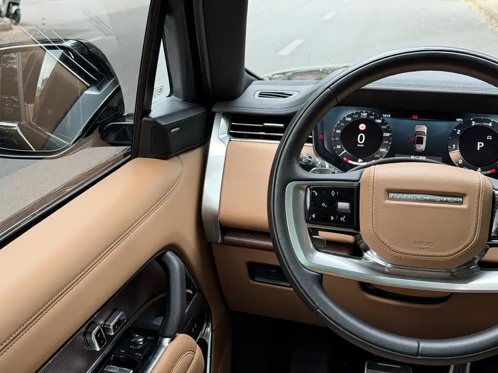 Range Rover 2023 3.0 L6 360PS Vogue Edition