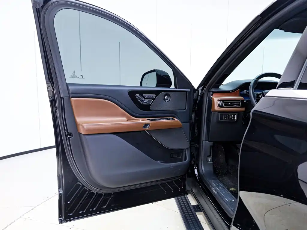 Lincoln Aviator 2023 3.0T V6 AWD Reserve Edition 6-Seater