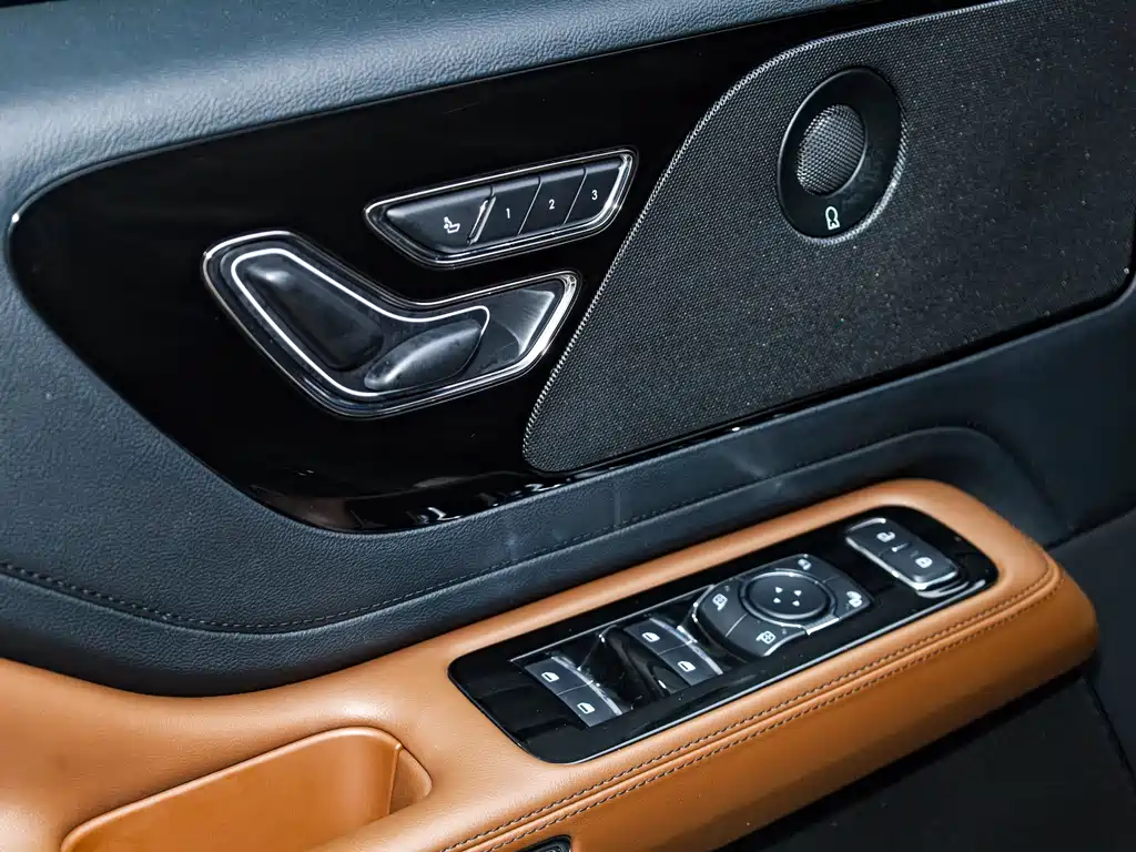 Lincoln Aviator 2023 3.0T V6 AWD Reserve Edition 6-Seater