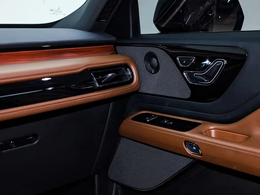 Lincoln Aviator 2023 3.0T V6 AWD Reserve Edition 6-Seater