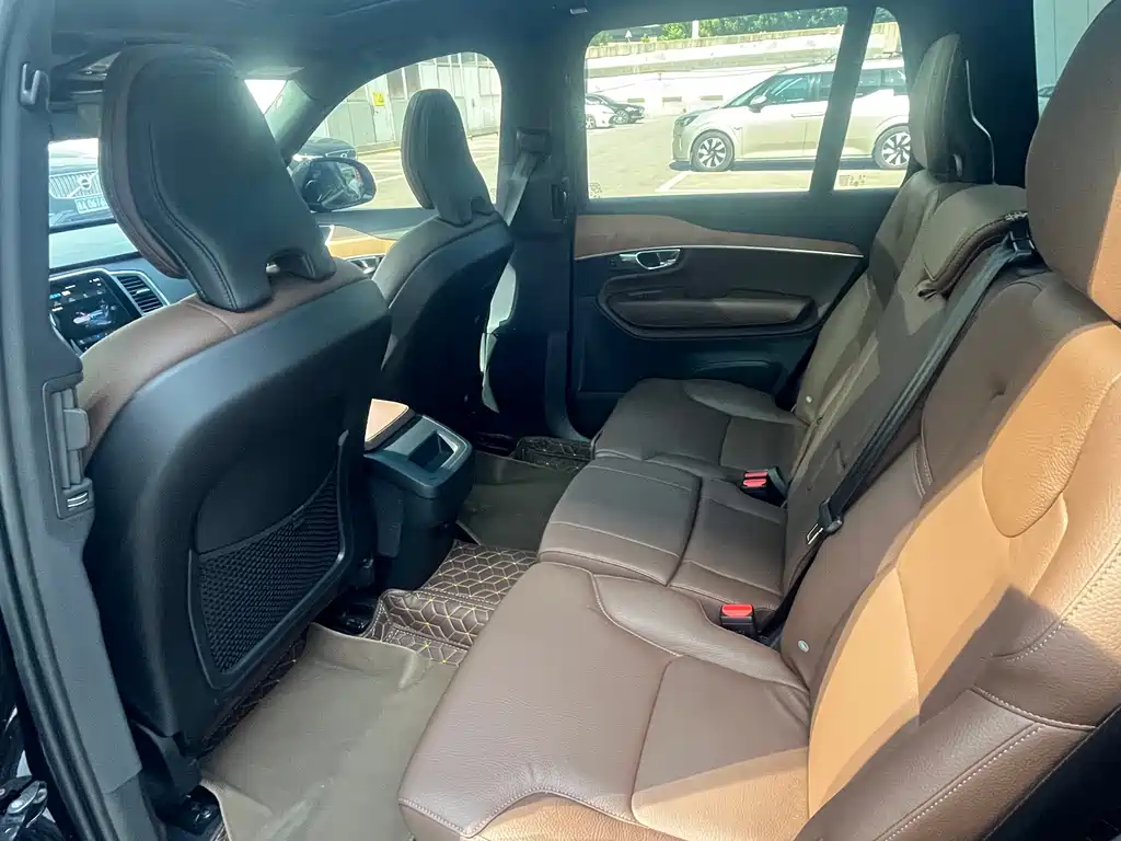 Volvo XC90 2025 B5 Core 5-Seater