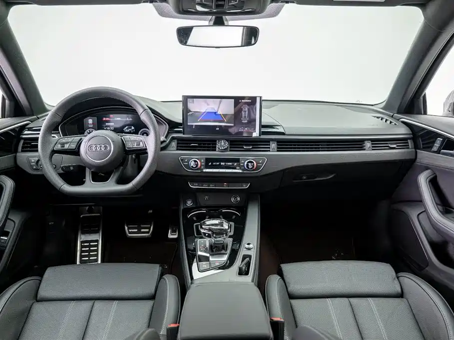 Audi A4L 2024 40 TFSI Luxury Dynamic Edition