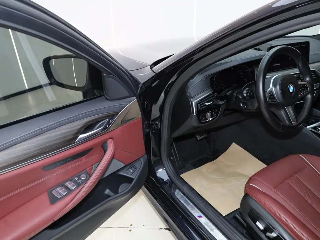 BMW 5 Series 2022 Facelift 530Li Leading Edition M Sport Package