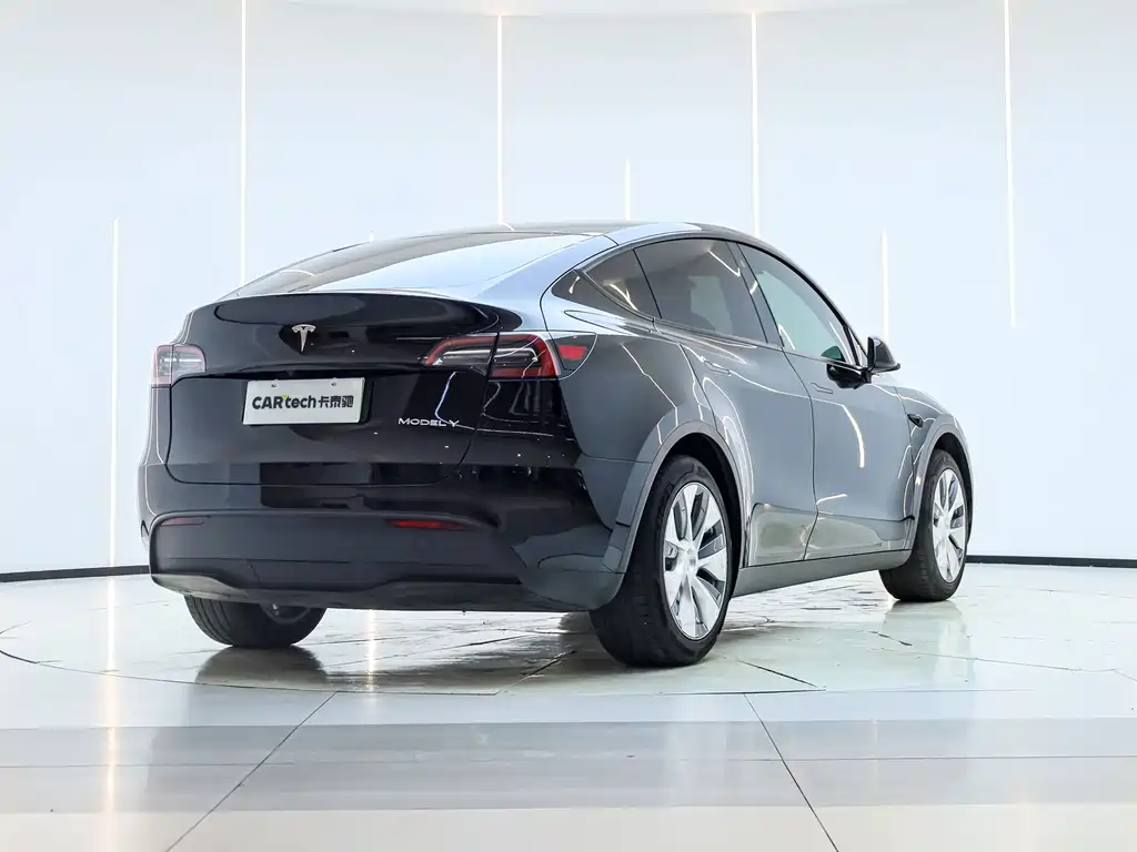 Tesla Model Y 2022 RWD