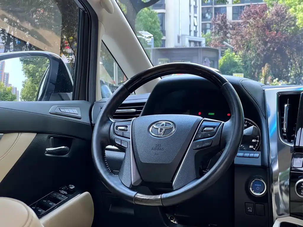 Toyota Vellfire 2019 Hybrid 2.5L HV Premium Edition