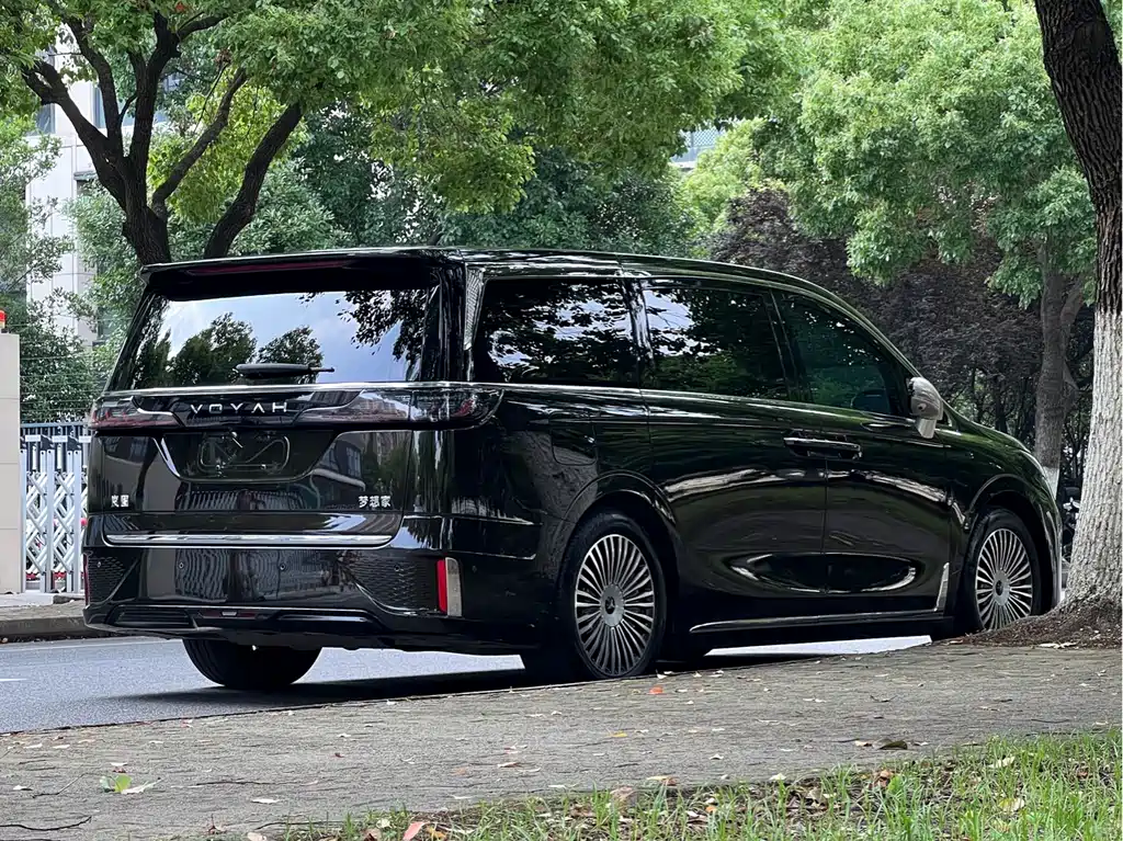 Voyah Dreamer 2025 PHEV AWD Flagship Kunpeng Edition