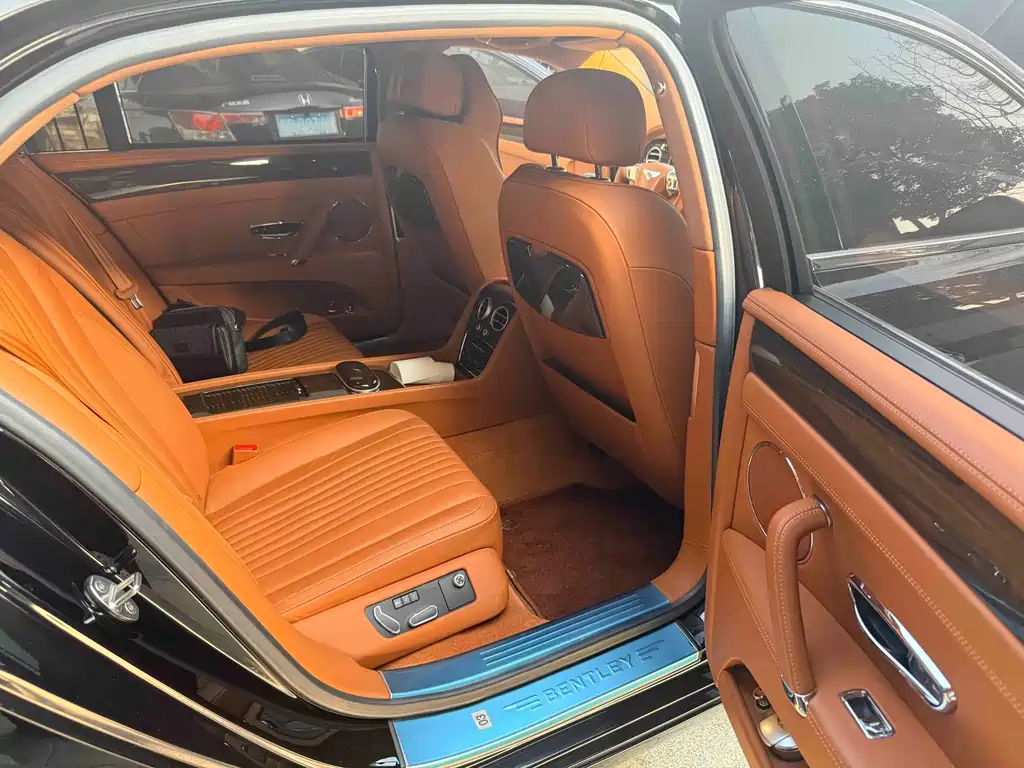 Bentley Flying Spur 2017 4.0T V8 Standard Edition