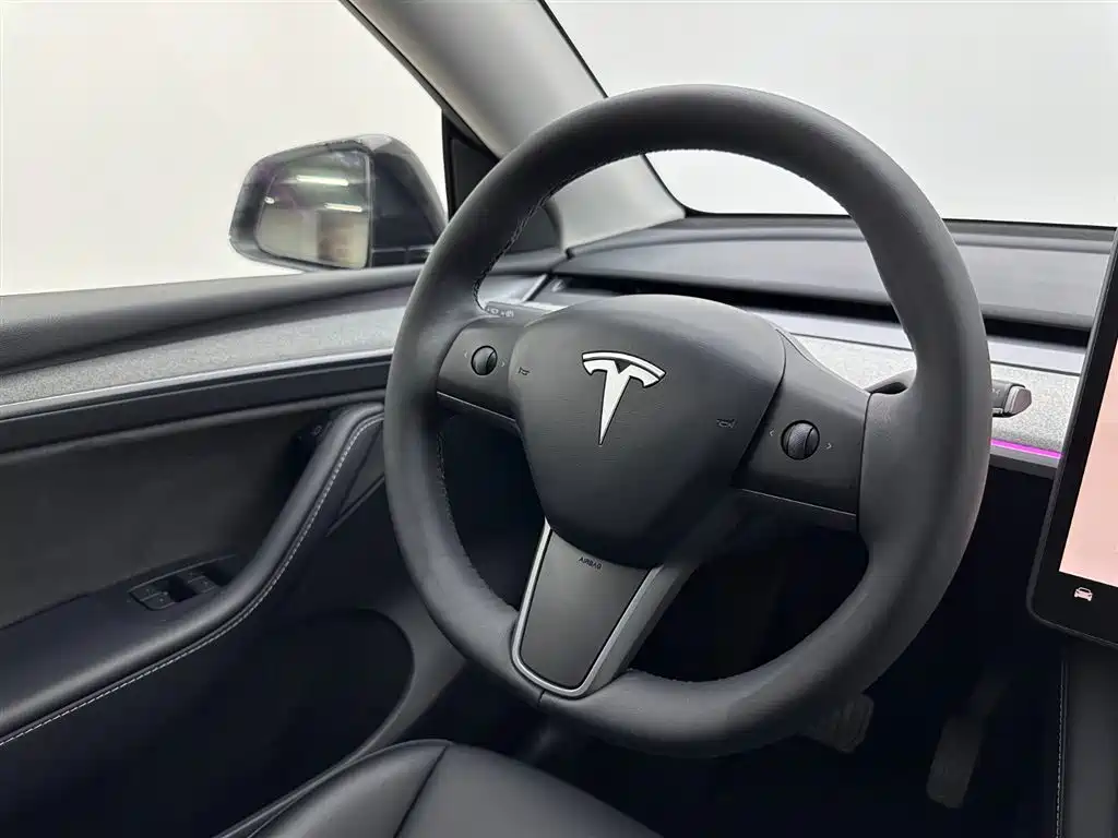 Tesla Model Y 2023 Long Range All-Wheel Drive