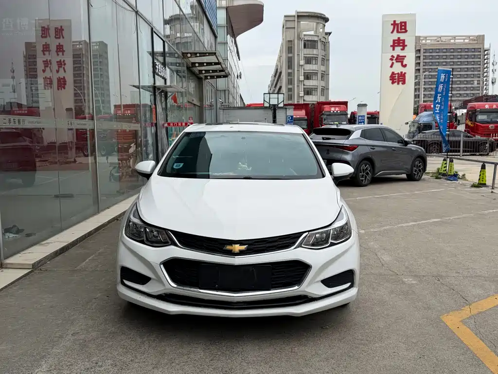 Chevrolet Cruze 2018 320 Automatic Pioneer Sunroof Edition