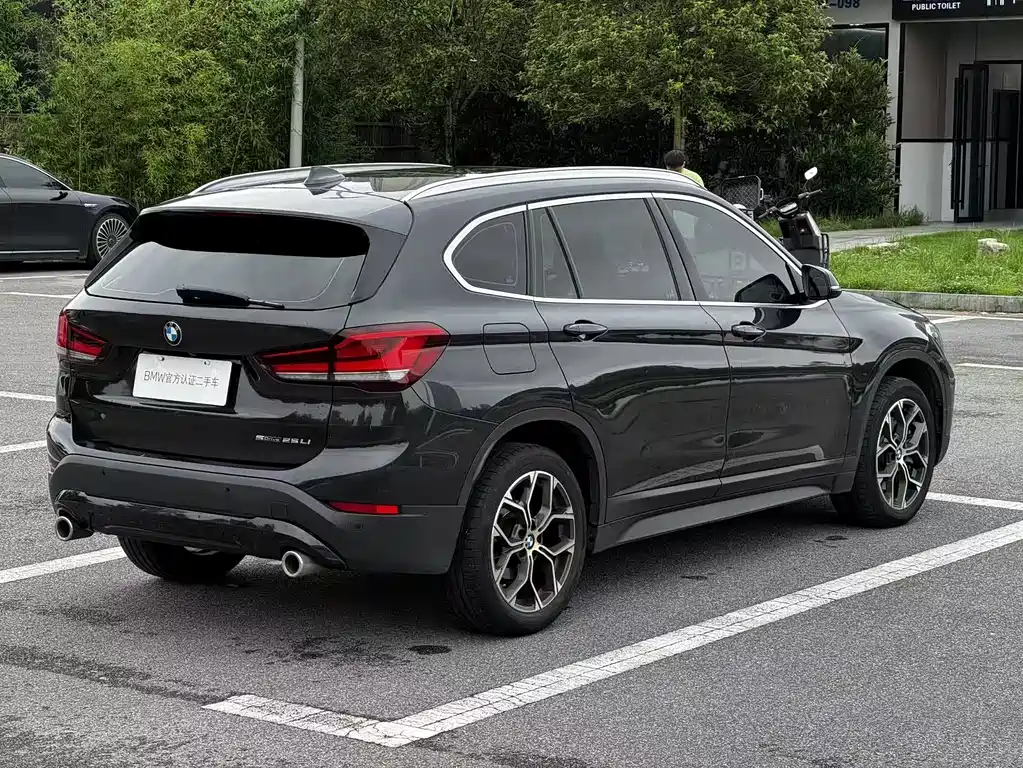 BMW X1 2022 sDrive25Li Leading Edition