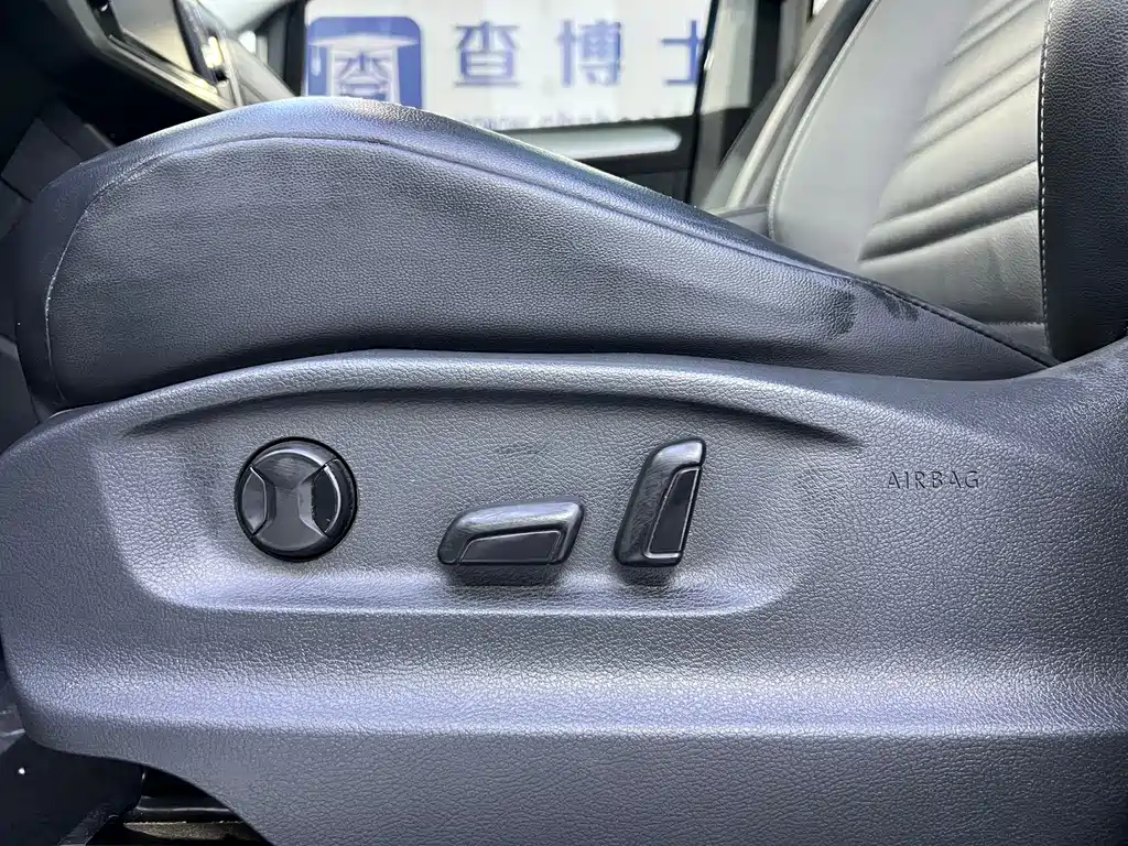 Volkswagen Touran L 280 TSI DSG Cross 7-Seater 2021