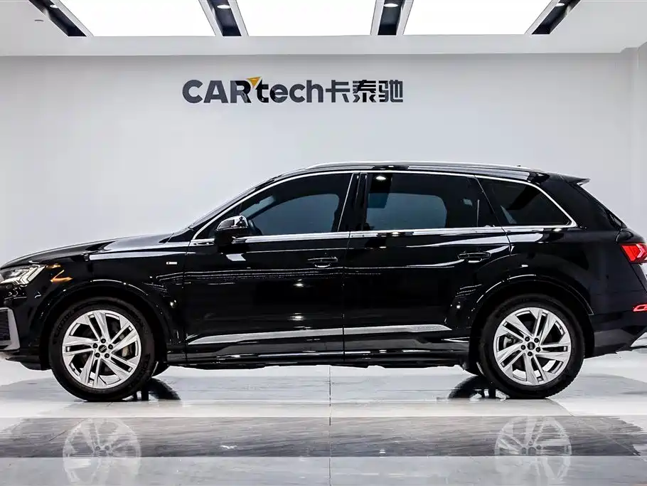 Audi Q7 2023 45 TFSI quattro S line Sport
