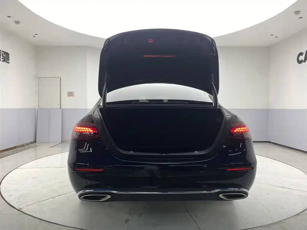 Mercedes-Benz E-Class 2023 Facelift E 260 L