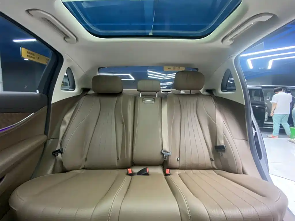 Mercedes-Benz E-Class 2023 Facelift E 260 L