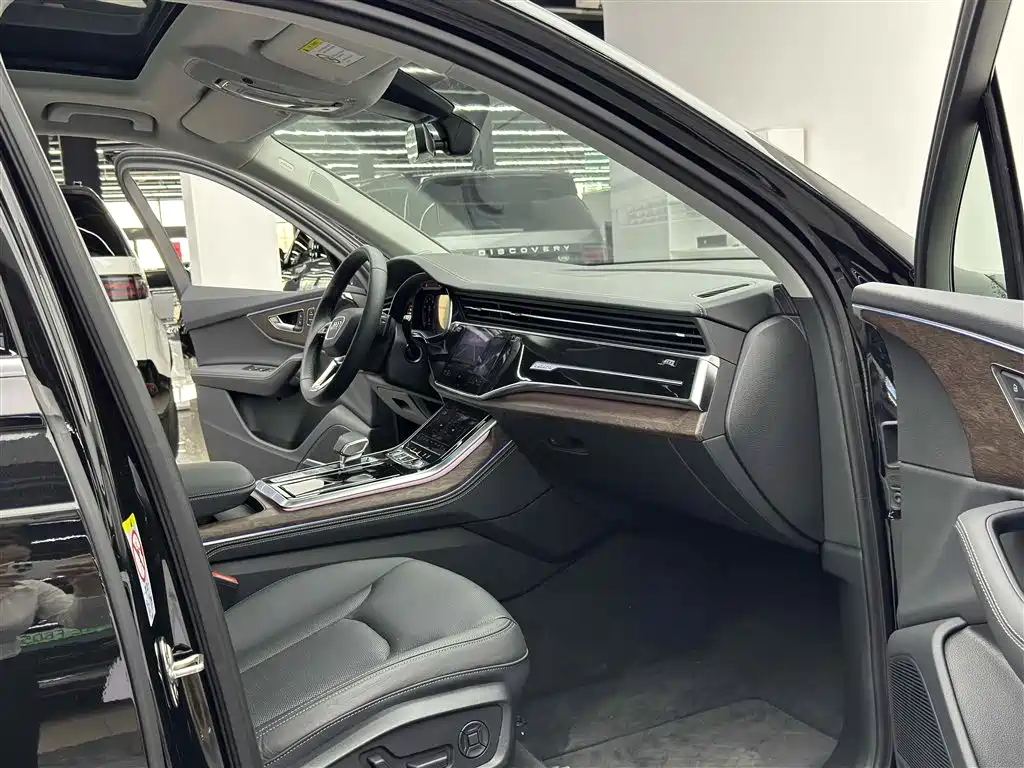Audi Q7 2025 55 TFSI quattro S line Sport Edition