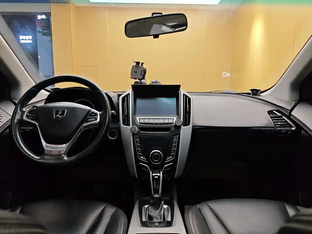 Luxgen U6 SUV 2014 1.8T Supreme Edition