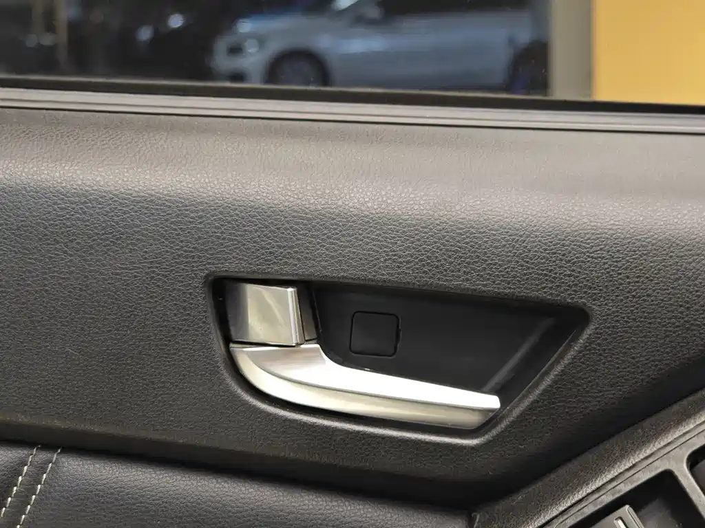 Luxgen U6 SUV 2014 1.8T Supreme Edition