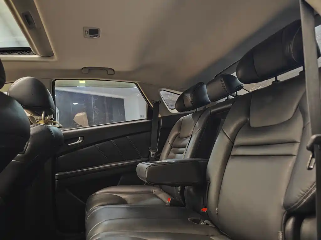 Luxgen U6 SUV 2014 1.8T Supreme Edition