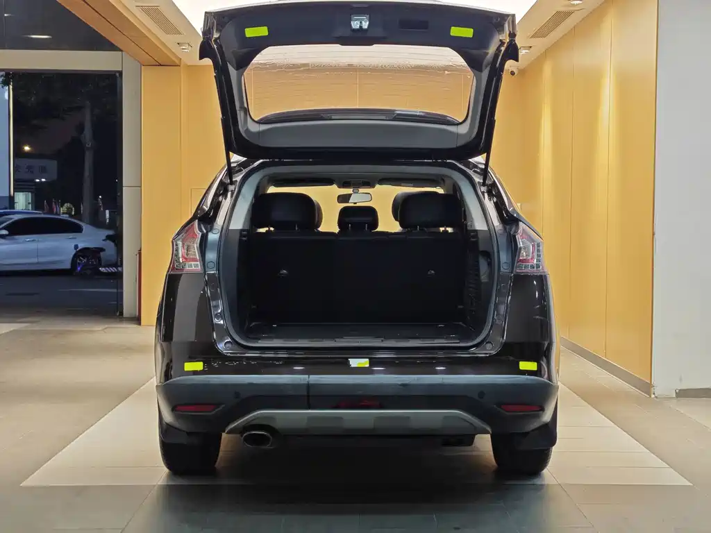 Luxgen U6 SUV 2014 1.8T Supreme Edition
