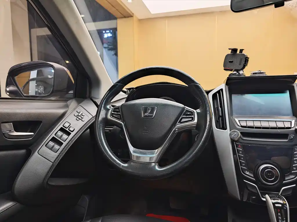 Luxgen U6 SUV 2014 1.8T Supreme Edition