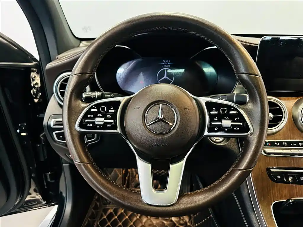 Mercedes-Benz GLC 2020 GLC 300 L 4MATIC Luxury