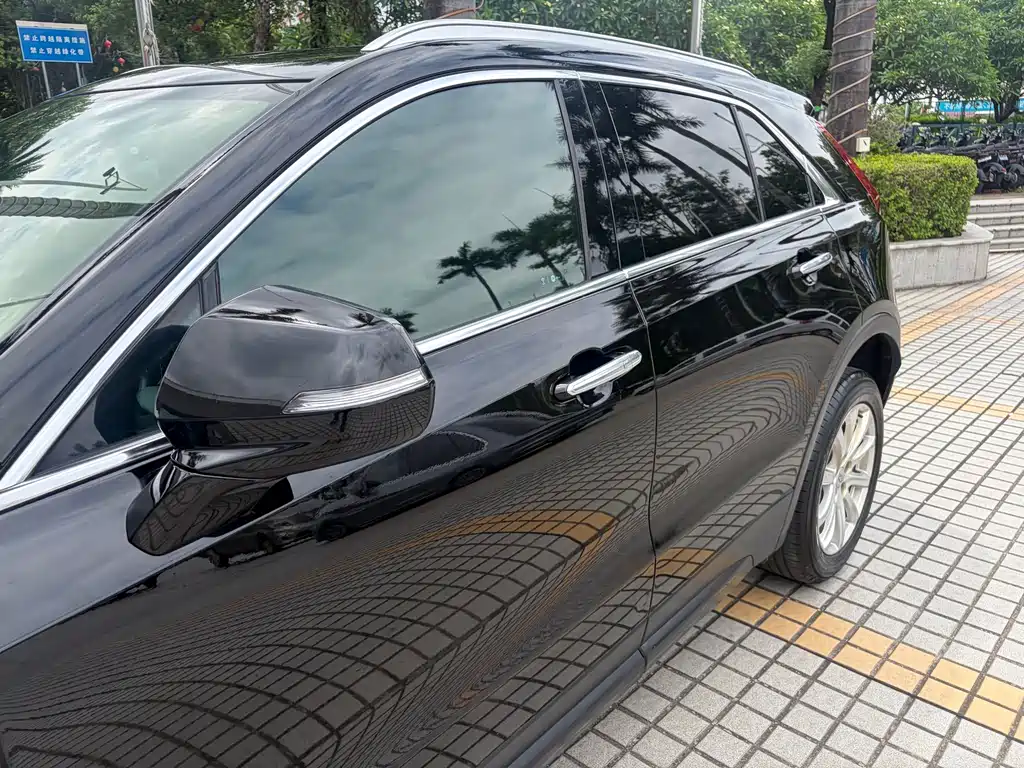 Cadillac XT4 2021 28T FWD Luxury