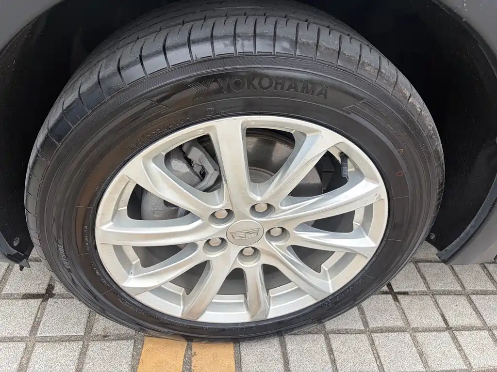 Cadillac XT4 2021 28T FWD Luxury