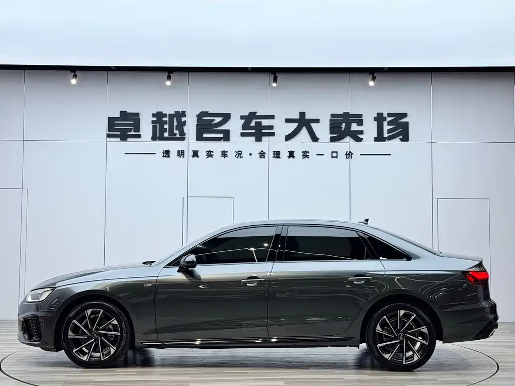 Audi A4L 2023 40 TFSI Premium