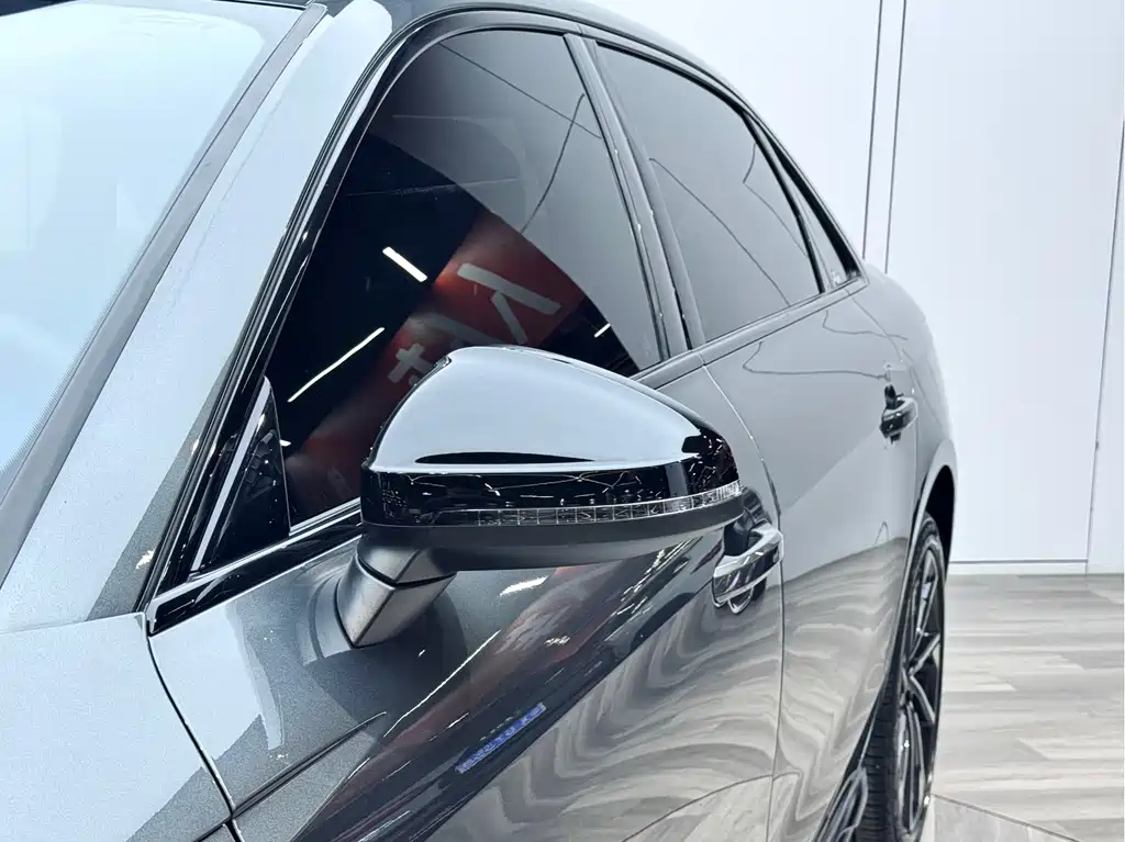 Audi A4L 2023 40 TFSI Premium