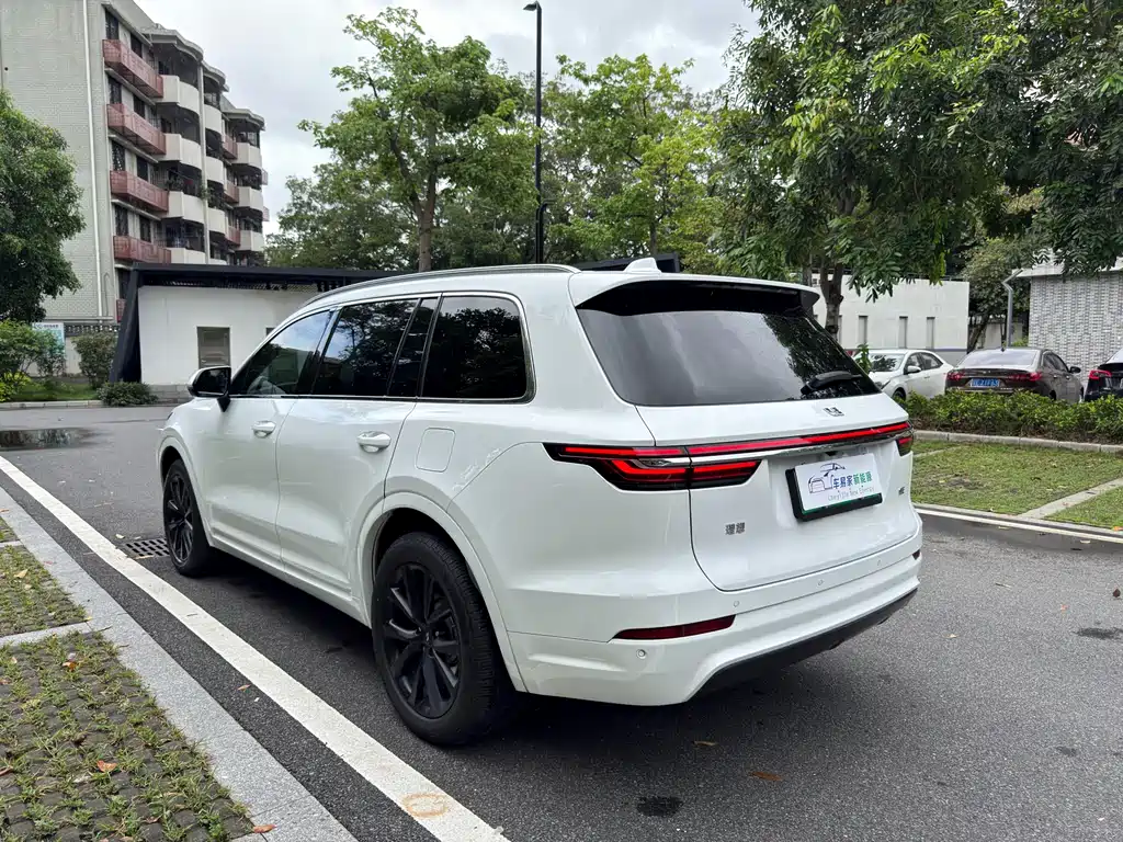 Li Auto ONE