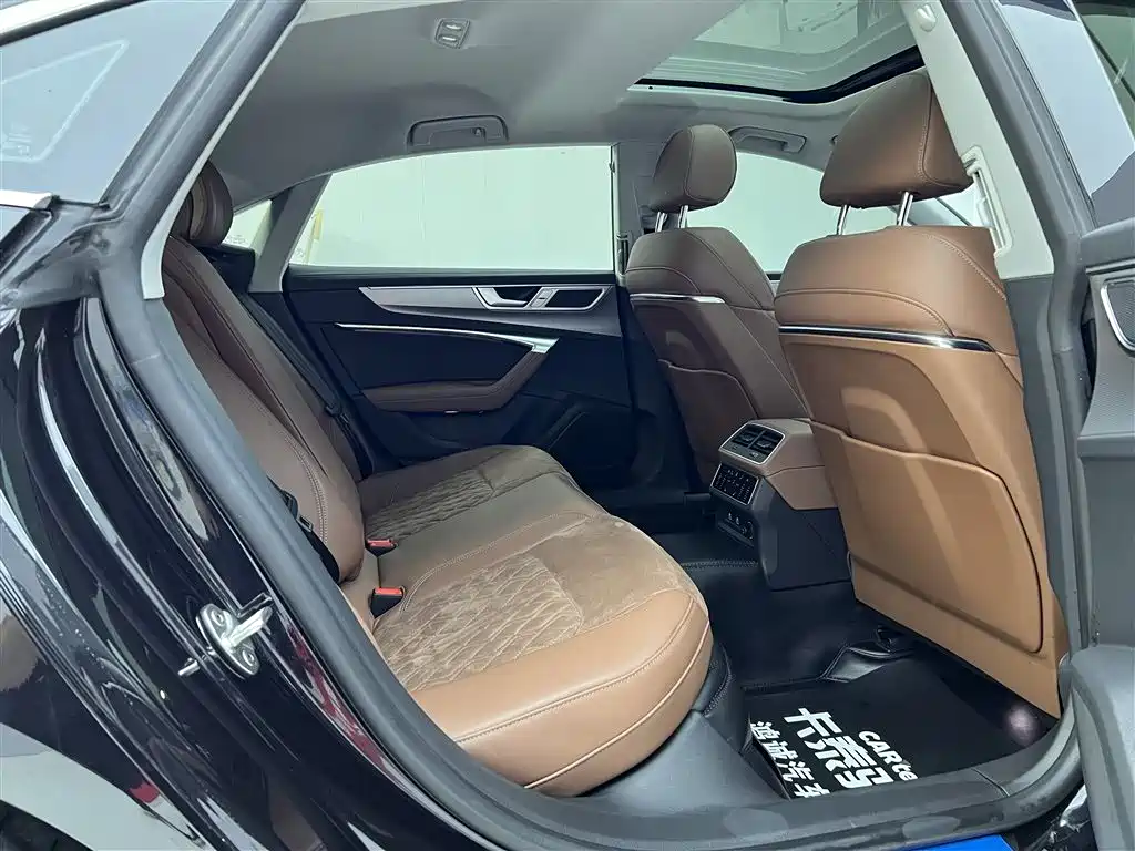 Audi A7L 2024 45 TFSI quattro Luxury