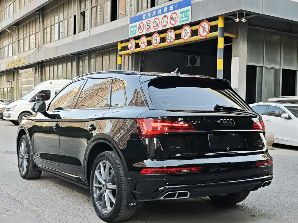 Audi Q5L 2023 40T Premium Dynamic