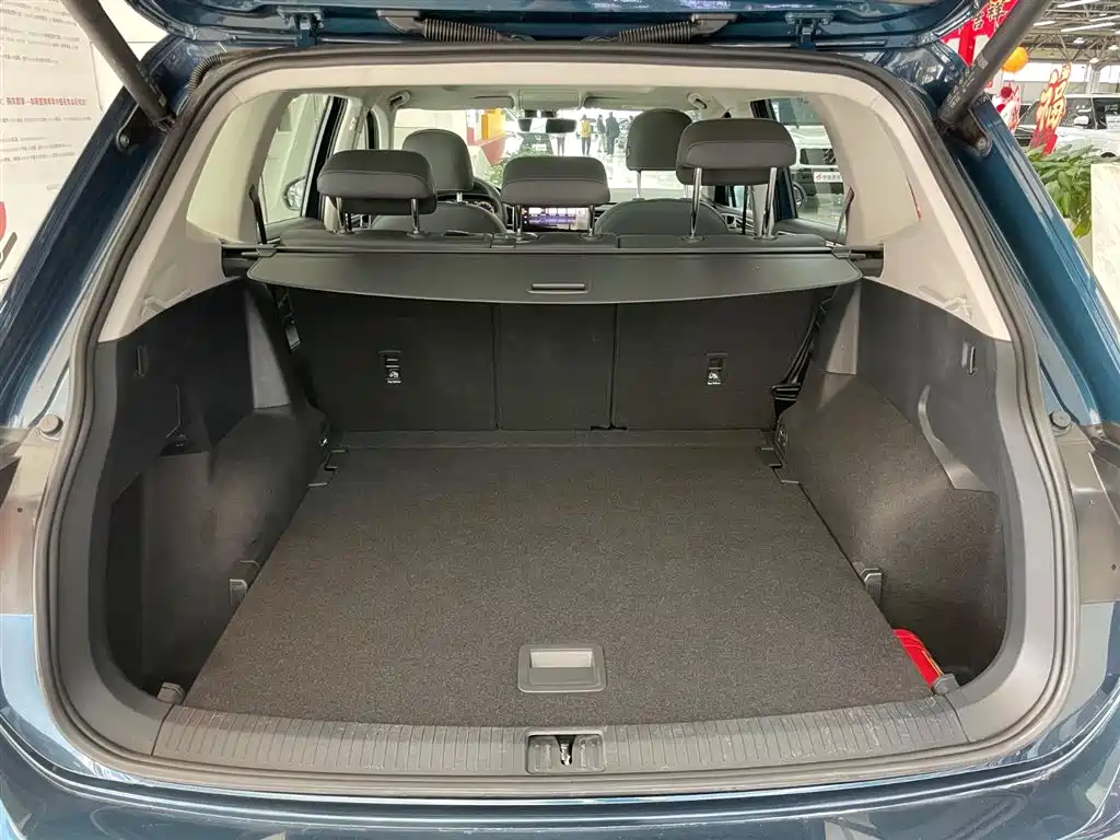 Volkswagen Tiguan L 2022 330TSI Automatic FWD R-Line Yue Xiang Edition