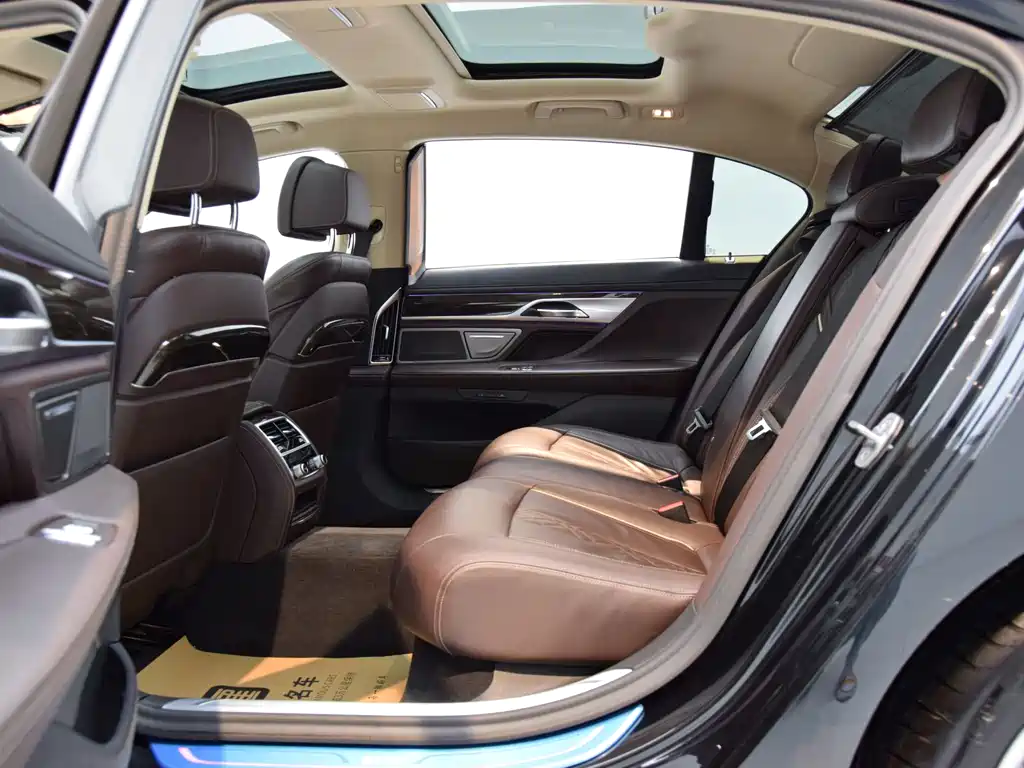 BMW 7 Series 2021 730Li Luxury Package