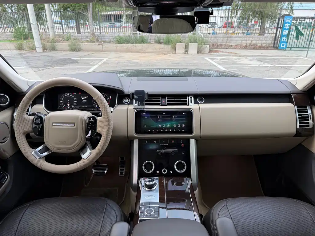 Range Rover 2022 3.0 L6 400PS Heritage Extended Classic Edition