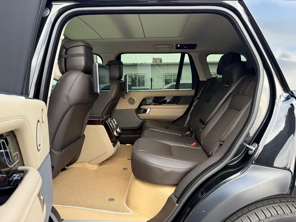 Range Rover 2022 3.0 L6 400PS Heritage Extended Classic Edition