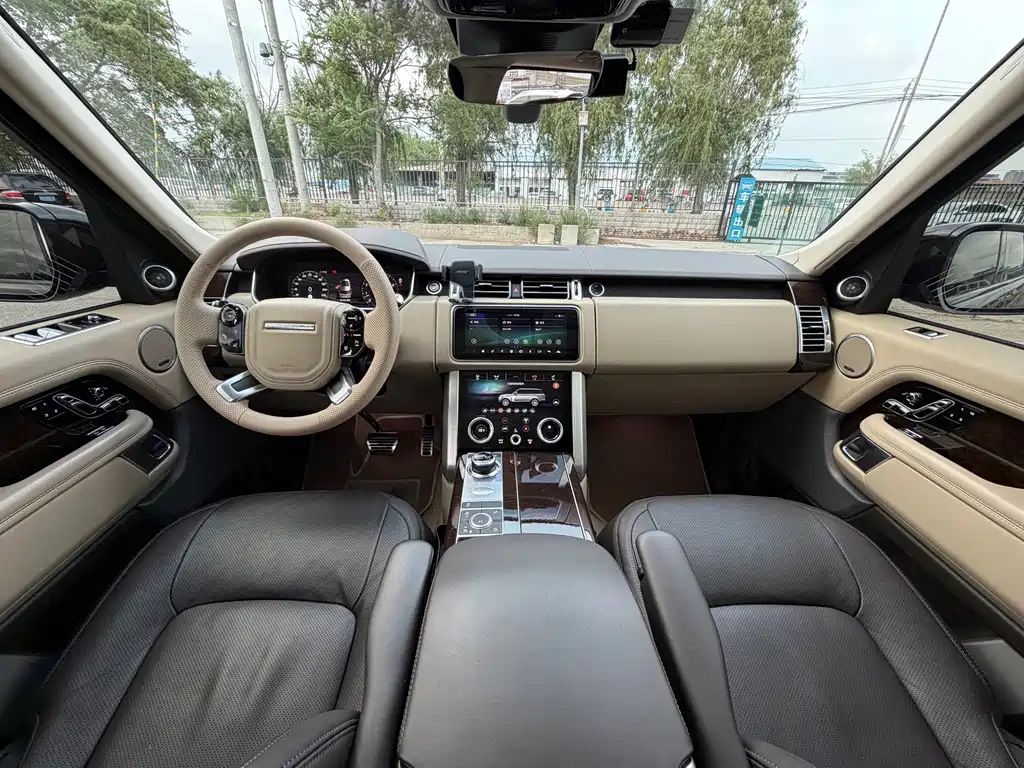 Range Rover 2022 3.0 L6 400PS Heritage Extended Classic Edition