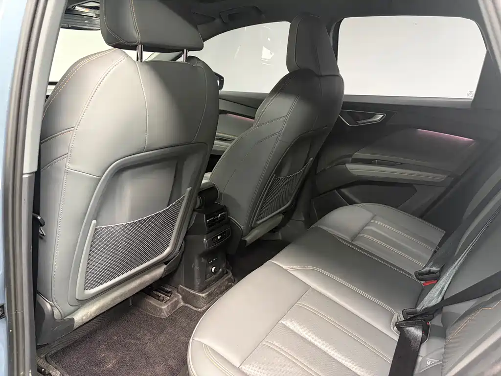 Audi Q4 e-tron 2023 40 e-tron Launch Edition