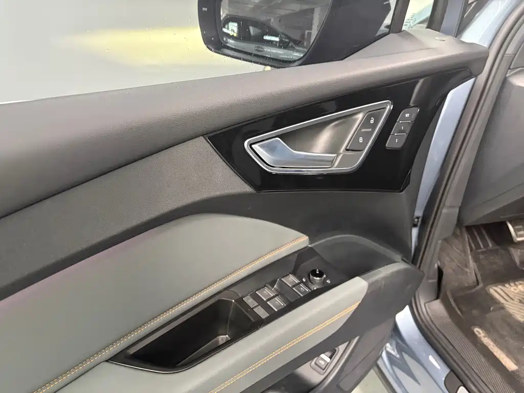 Audi Q4 e-tron 2023 40 e-tron Launch Edition