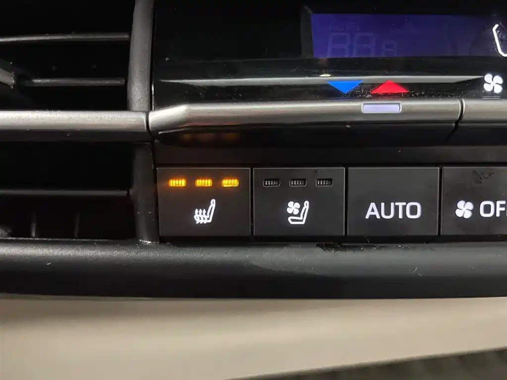 Toyota Sienna 2023 2.5L Hybrid Premium