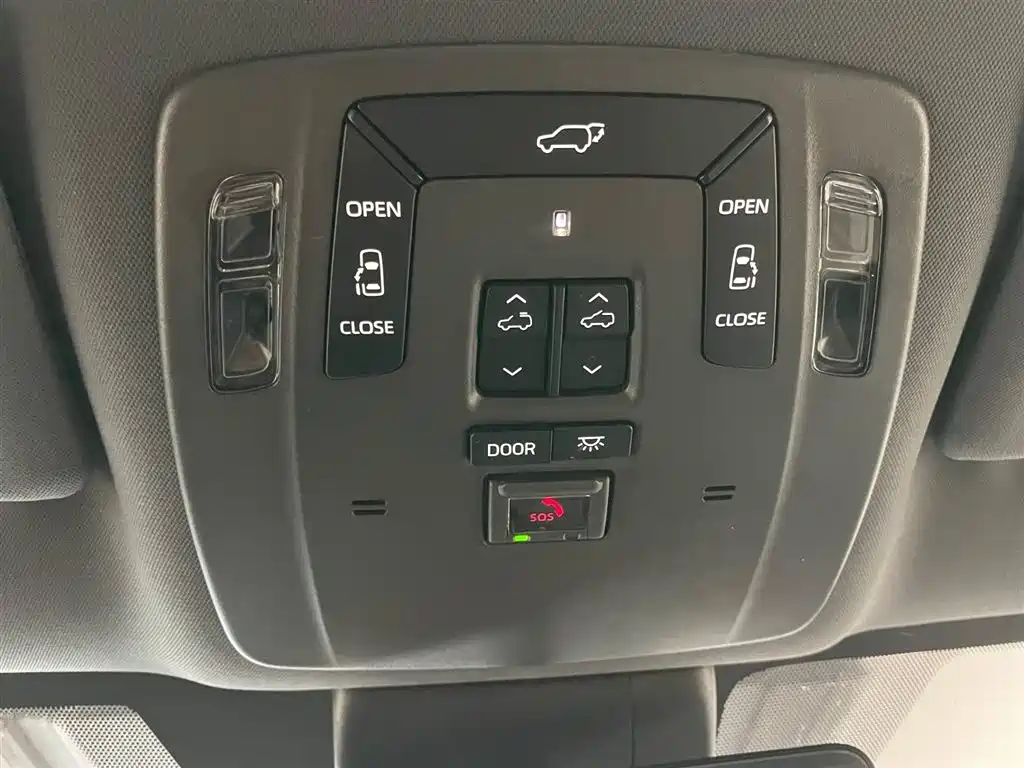 Toyota Sienna 2023 2.5L Hybrid Premium