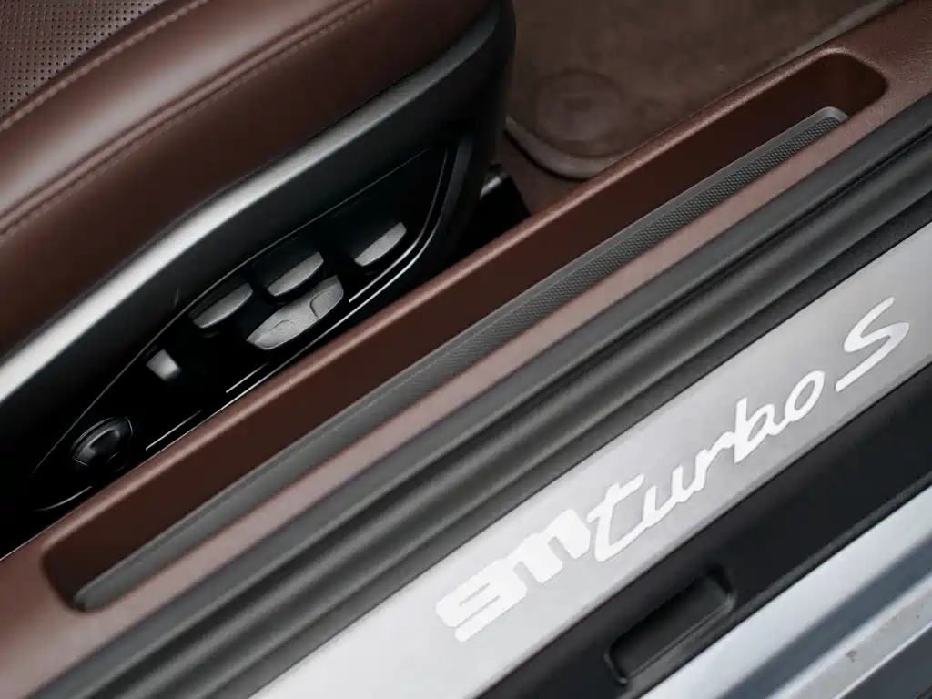 Porsche 911 2022 Turbo S 3.7T