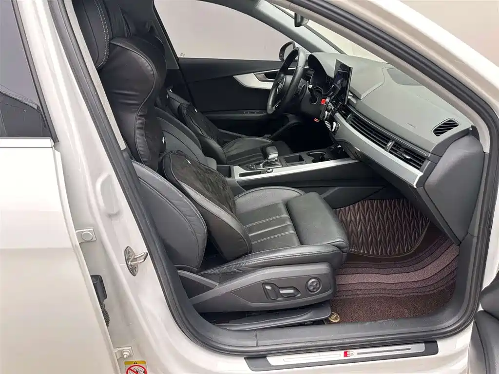 Audi A4L 2020 40 TFSI Luxury Dynamic Edition