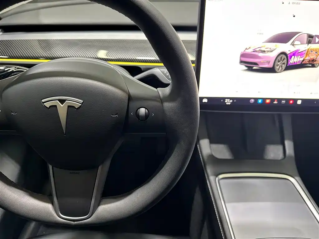 Tesla Model Y Long Range All-Wheel Drive