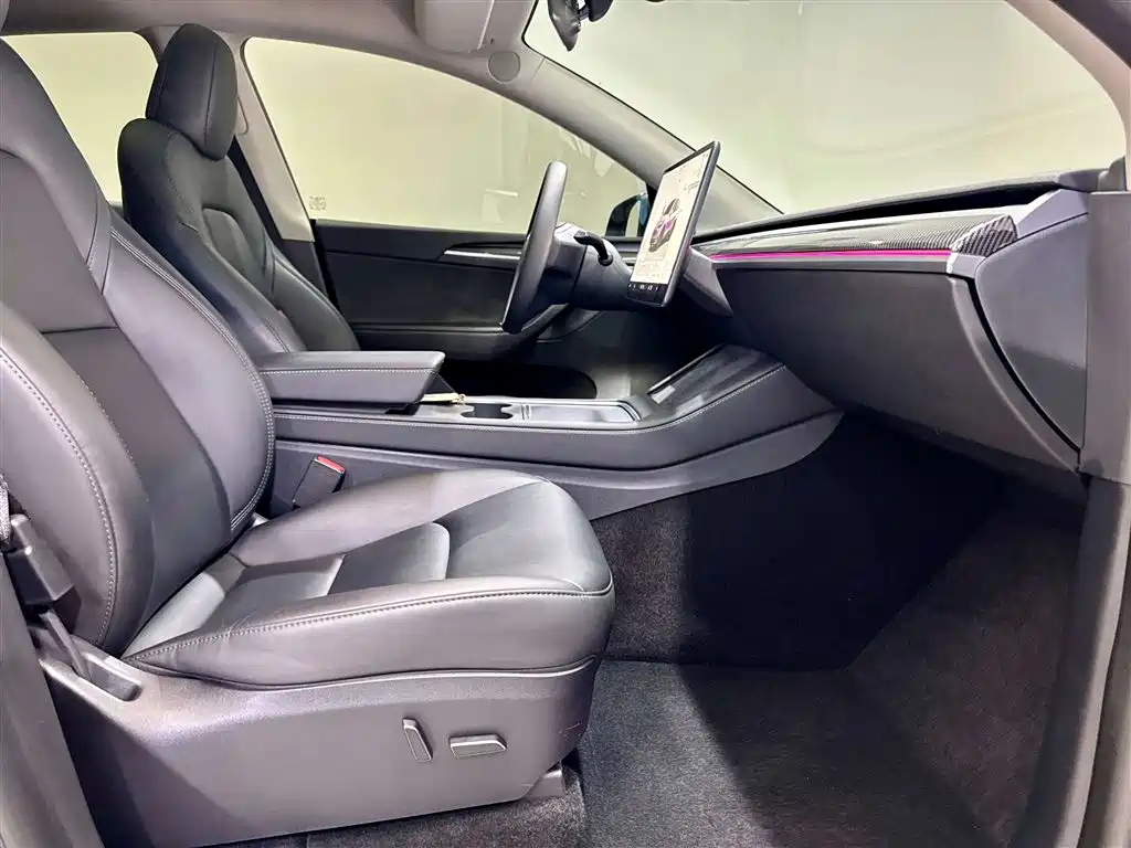 Tesla Model Y Long Range All-Wheel Drive