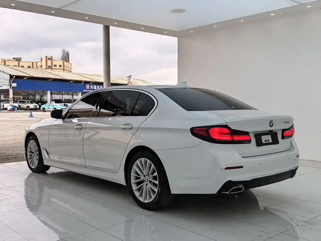 BMW 5 Series 2021 525Li Luxury Line